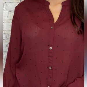41 Hawthorn Burgundy & Blue Polka Dot Button Up Blouse Size Medium